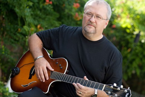 Guitarist Robert Luterek