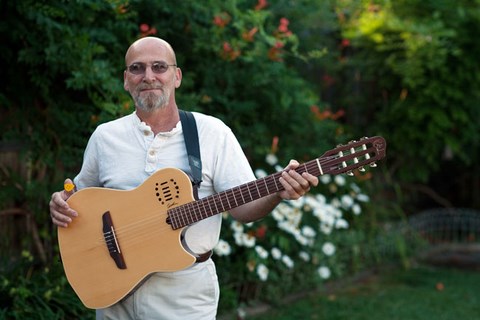 Guitarist Richard Kallay
